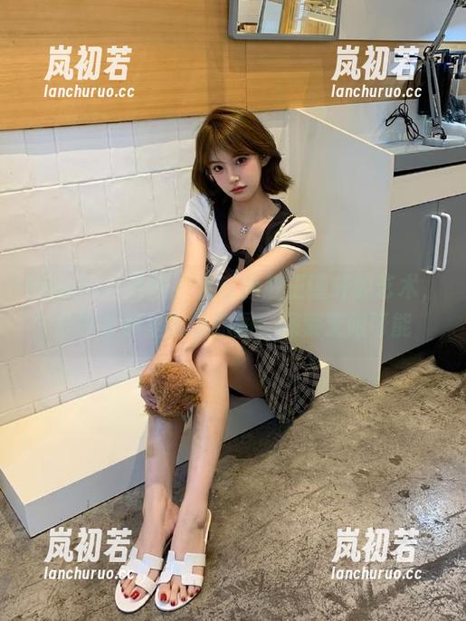 UGirls尤果网-王谨轩 UGirls尤果网 - 亲密接触王谨轩的艺术,分享《裤里丝》原图,探索无限可能