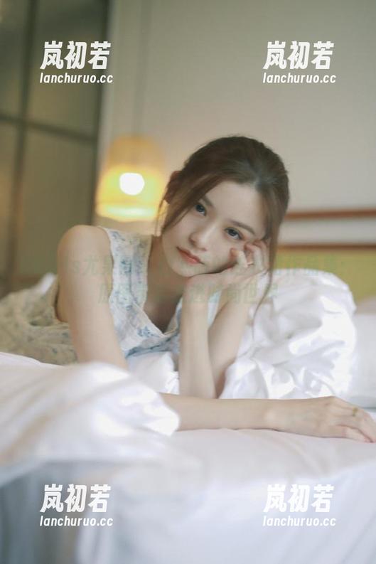 UGirls尤果网 - 白熙萌的连衣裙作品集：原图带你走进时尚世界