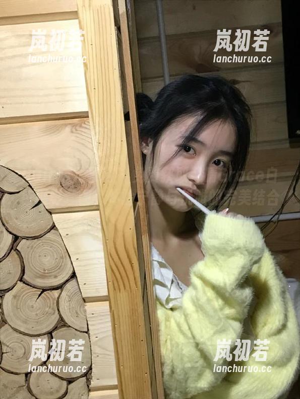UGirls尤果网 - 免费获取郝晴Grace白色摄影套图，体验宁静与优雅的完美结合！