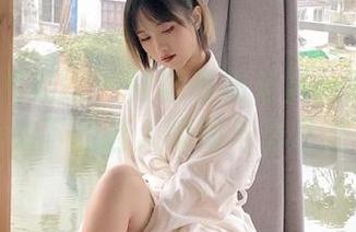 UGirls尤果网 – 棉袜私房写真：陈幼伊在镜头下的迷人瞬间与自然之美