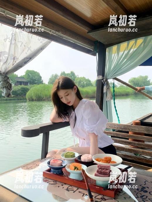UGirls尤果网 精选尤果网季节摄影:私拍美图,纵享四季的魅力与风采