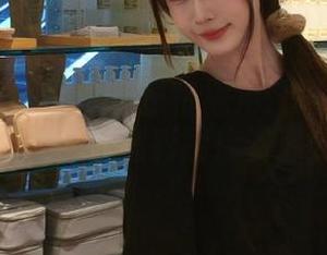 XIAOYU语画界 – 独特视角：冯木木车拍车模作品，精彩图库资源分享