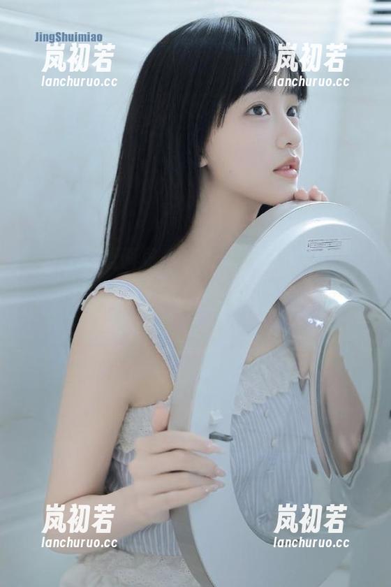XIAOYU语画界 - 在贵州的私房旅拍中，杨晨晨Yome用图片讲述她的独特故事，快来看看！