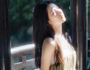 XIAOYU语画界 – 苏苏阿全新写真作品上线，空姐造型让人惊艳不已！