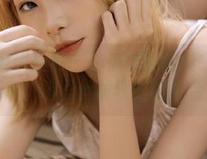 XIAOYU语画界 – 动态捕捉金纯一的美图写真，裤里丝展现时尚与活力