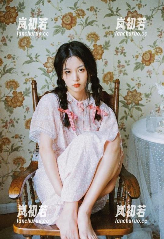 XIAOYU语画界-黄乐然 XIAOYU语画界 - 更新图片:黄乐然的夏日搞笑写真,笑声和夏风齐飞扬!