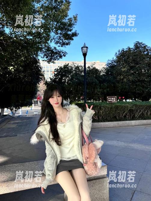 Xiuren秀人网-Manuela玛鲁娜 Xiuren秀人网 - Manuela玛鲁娜灰丝图集更新来啦,究竟是艺术还是妖娆,这一切你只需点击就知道!