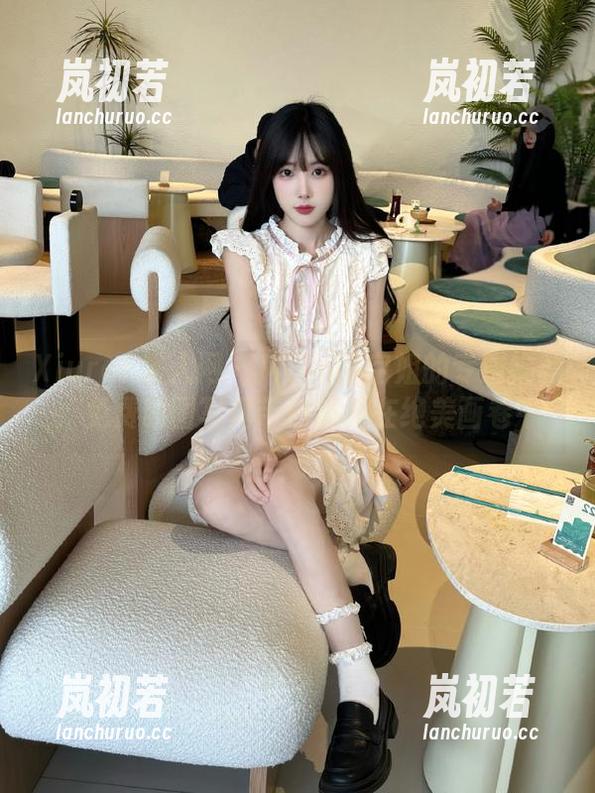Xiuren秀人网-Miko酱 Xiuren秀人网 - Miko酱空姐的专属福利,免费原图写真带你畅游在绝美画卷中