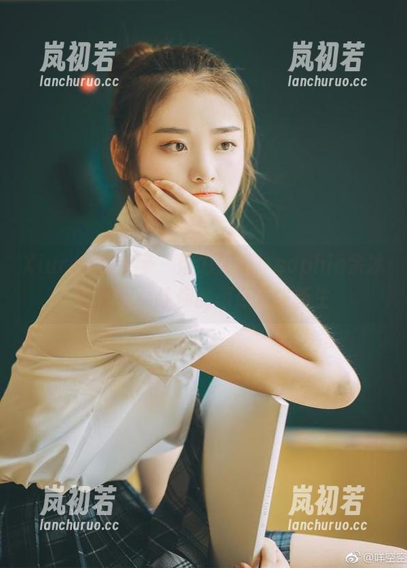 Xiuren秀人网-sophie余冰 Xiuren秀人网 - 活力无限!sophie余冰运动写真让你的图库焕发新生
