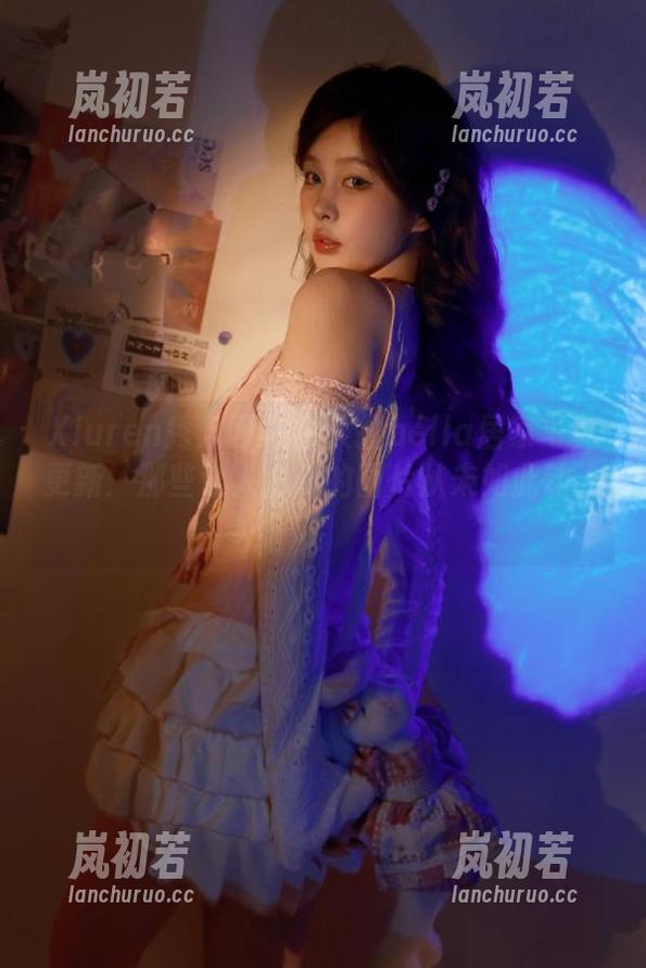 Xiuren秀人网-余贝拉bella Xiuren秀人网 - 余贝拉bella居家写真更新:那些让人心动的图片从未如此动人!