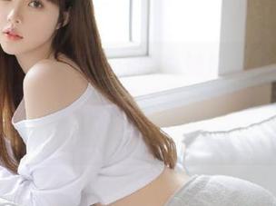 Xiuren秀人网 – 你的兔妹妹写真美图更新：裤里丝透视下的优雅与性感，别错过！