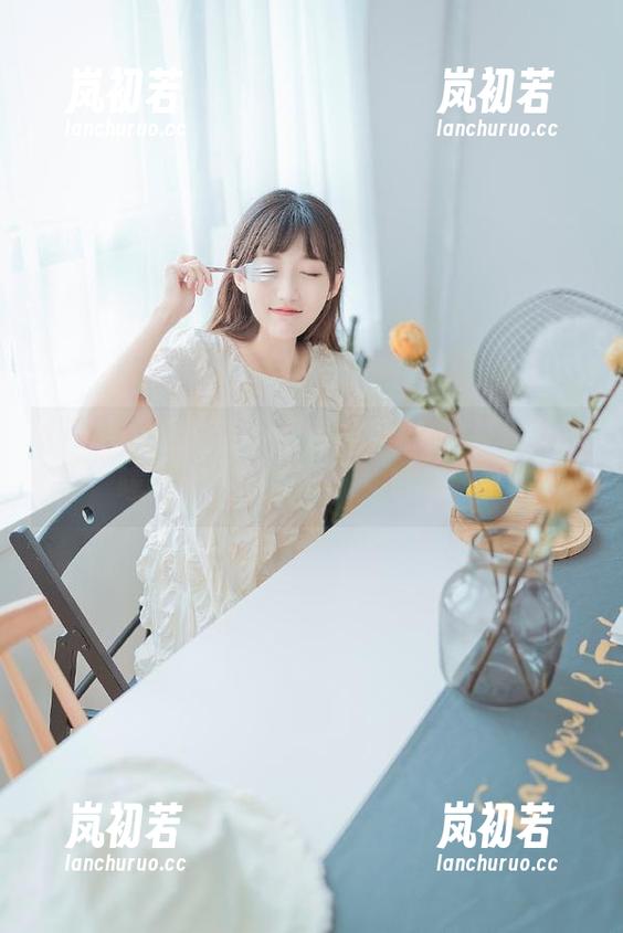 Xiuren秀人网-呆呆的瑞BB Xiuren秀人网 - 呆呆的瑞BB比基尼新作曝光:美图图集,你敢看吗?
