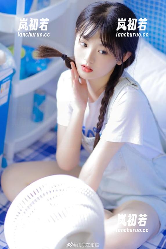 Xiuren秀人网-周于希Sally Xiuren秀人网 - 周于希Sally的白色写真图集上线!免费下载,让你在白色的梦境中徜徉,白的发光!