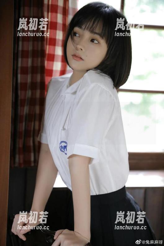 Xiuren秀人网-噜噜妞儿 Xiuren秀人网 - 噜噜妞儿红裙写真大合集,精美作品网盘上传,赶紧下载收藏吧!