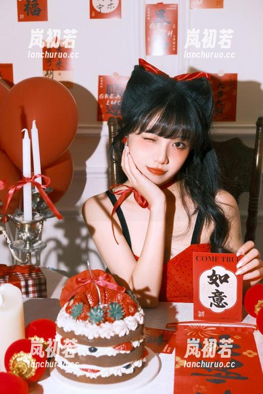 Xiuren秀人网-奶e豆 Xiuren秀人网 - 奶e豆独特内衣写真:高清摄影集展现女性曲线与自信气息