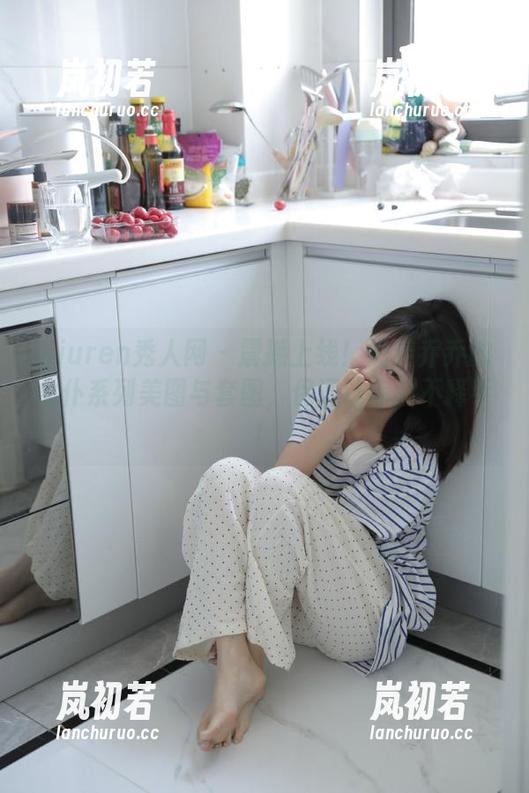 Xiuren秀人网-奶芙乔乔 Xiuren秀人网 - 震撼上线!奶芙乔乔的女仆系列美图与套图,保证让你爱不释手!