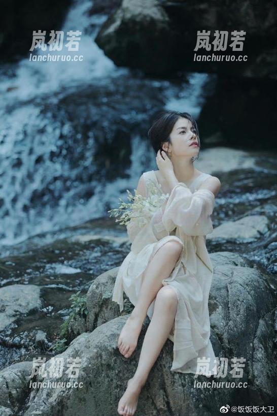 Xiuren秀人网-徐莉芝Booty Xiuren秀人网 - 徐莉芝Booty的黑白美图之旅,图包提前感受视觉的冲击与美感
