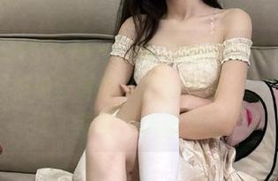 Xiuren秀人网 – 徐莉芝Booty免费写真专辑，棉袜与时尚的完美结合，让你爱不释手的夏日必备单品！