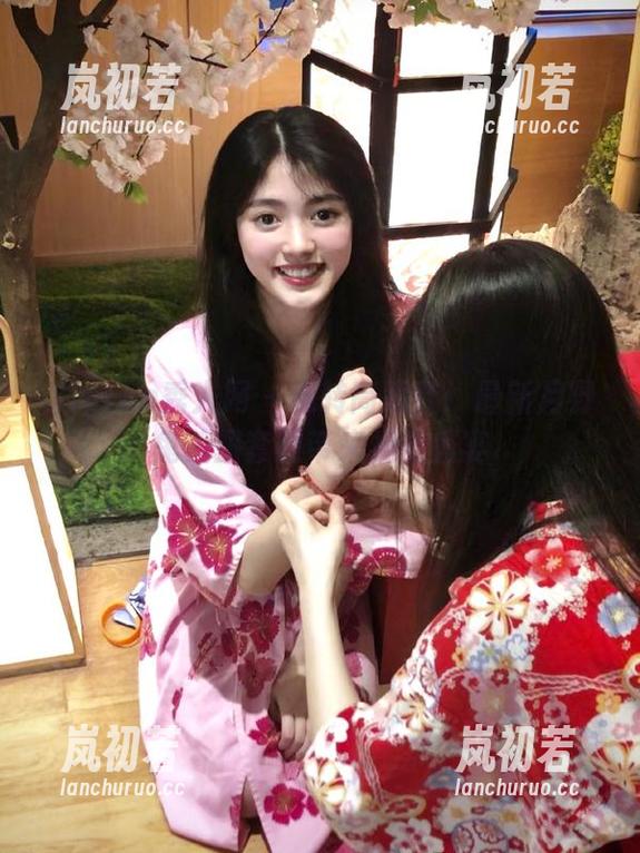 Xiuren秀人网 - 玩转高跟鞋：最新月野兔美妞套图带来视觉盛宴