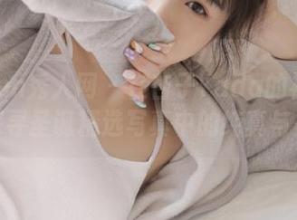 Xiuren秀人网 – 在杏子Yada的视角中，探寻圣诞精选写真中的纯真与美好
