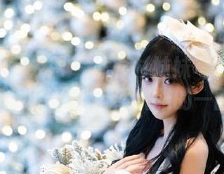 Xiuren秀人网 – 林杉杉妹妹写真美图合集，展现她自然优雅的一面