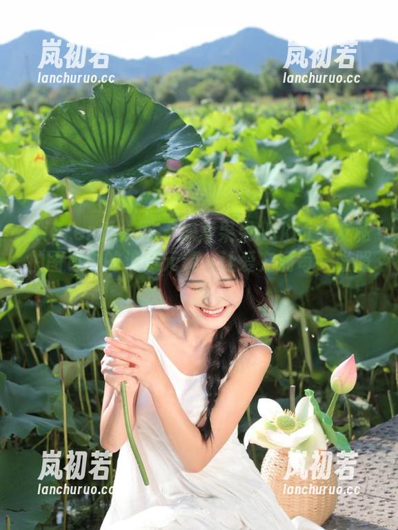 Xiuren秀人网-果果Nikki Xiuren秀人网 - 探索果果Nikki女友私拍图包中的浪漫元素,让爱充满每一张照片