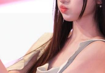 Xiuren秀人网 – 绝对精选！绮里嘉Carina的灰丝作品集，照片背后那些你不知道的故事