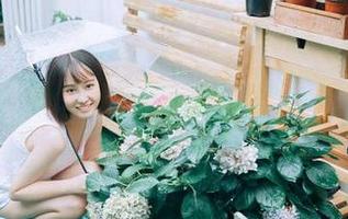 Xiuren秀人网 – 不可错过的草莓mm镂空高清壁纸，锁住每一分美好瞬间