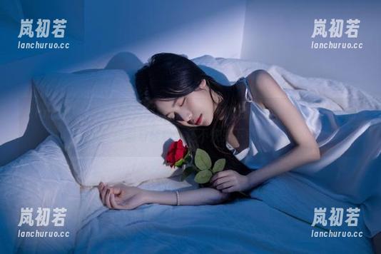 Xiuren秀人网-软软Roro Xiuren秀人网 - 免费获取软软Roro的日常写真,给你一天的甜蜜与轻松,还不快来下载!