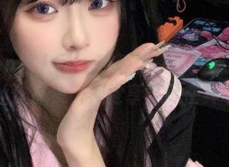 Xiuren秀人网 – 热辣更新！探秘软软酱白丝作品集，视觉享受尽在其中！