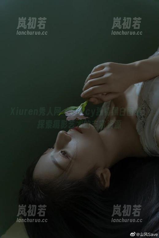 Xiuren秀人网-雨夕cy Xiuren秀人网 - 雨夕cy独特黑白图集:探索摄影艺术的丰富资源