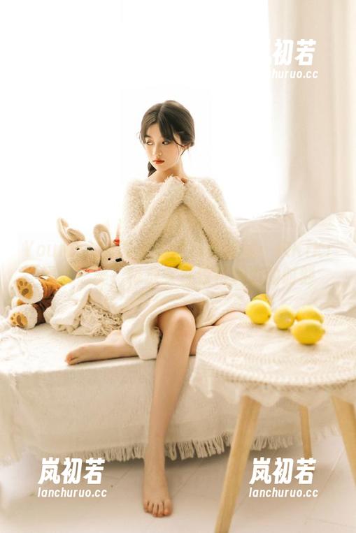 YouMi尤蜜荟-宋KiKi YouMi尤蜜荟 - 高清写真收藏:宋KiKi黑色之美,释放女性独特魅力的时刻