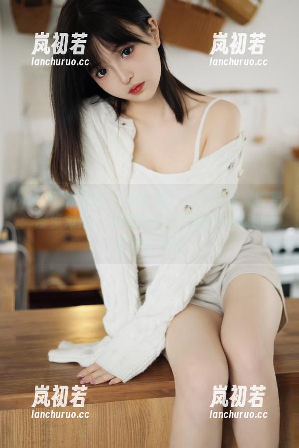 YouMi尤蜜荟-心上可Flora YouMi尤蜜荟 - 心上可Flora无圣光图集:漫步海边,探索与自然交融的完美瞬间与独特风情