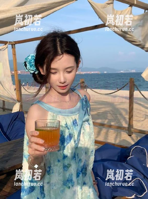YouMi尤蜜荟-樱小白baby YouMi尤蜜荟 - 樱小白baby夏日写真:每一张套图都在默默告诉你——保持微笑,热量降温!