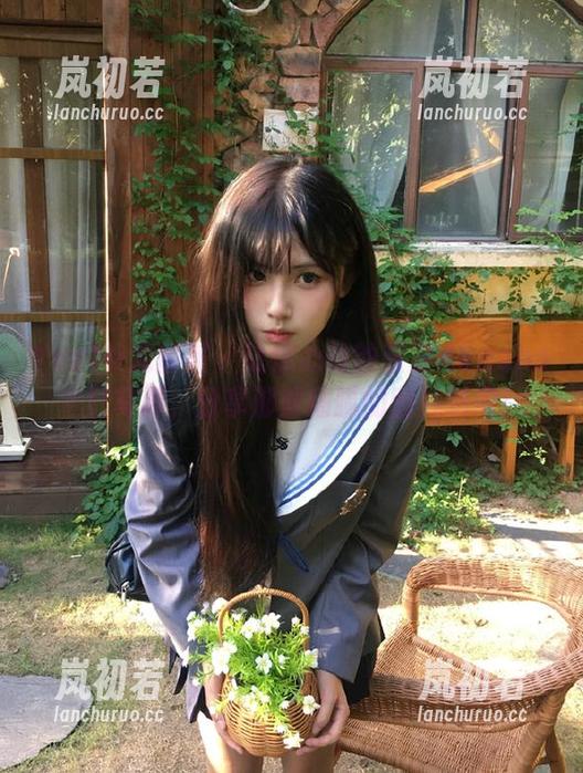YouMi尤蜜荟-蓝夏Akasha YouMi尤蜜荟 - 让你心动的蓝夏Akasha浴缸写真,分享那些细腻的图片瞬间!
