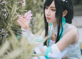ZinieQ独家私房写真合集，探索雾岛桐子在Overwatch2中的无限可能