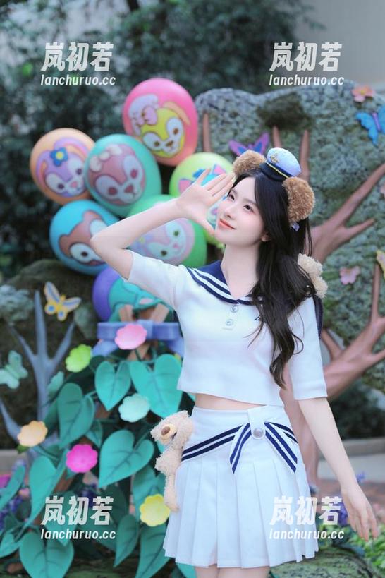 beautyleg - 黑色如墨，Michelle的写真照片完美展现个性与风格，快来一探究竟！