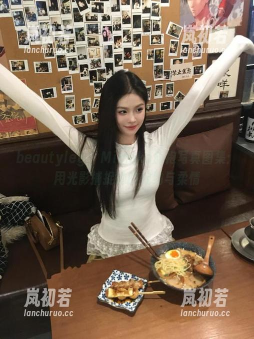 beautyleg-Mimoko beautyleg - Mimoko旗袍写真图集:用光影捕捉她的婉约与柔情