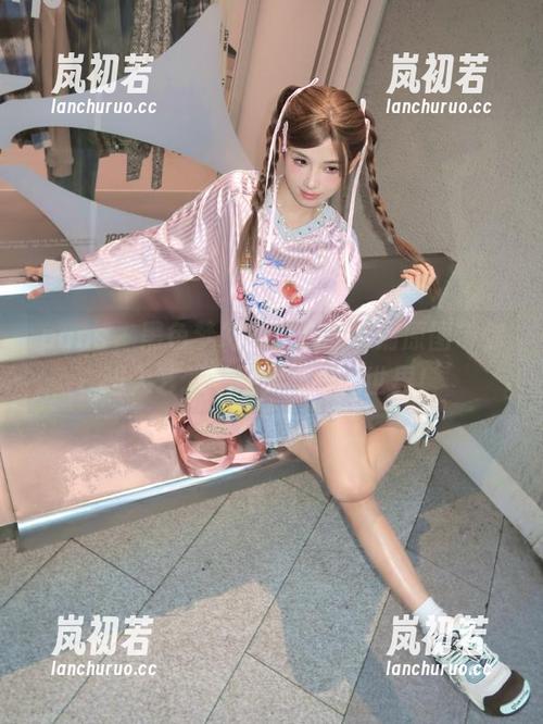 pans-兰心 pans - 黑色梦幻,兰心的高清原图带你进入艺术与现实交织的世界!