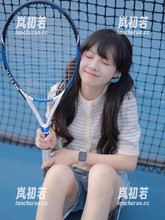 pans-夏涵 pans - 夏涵套装写真原图,图册记录每一个细腻瞬间