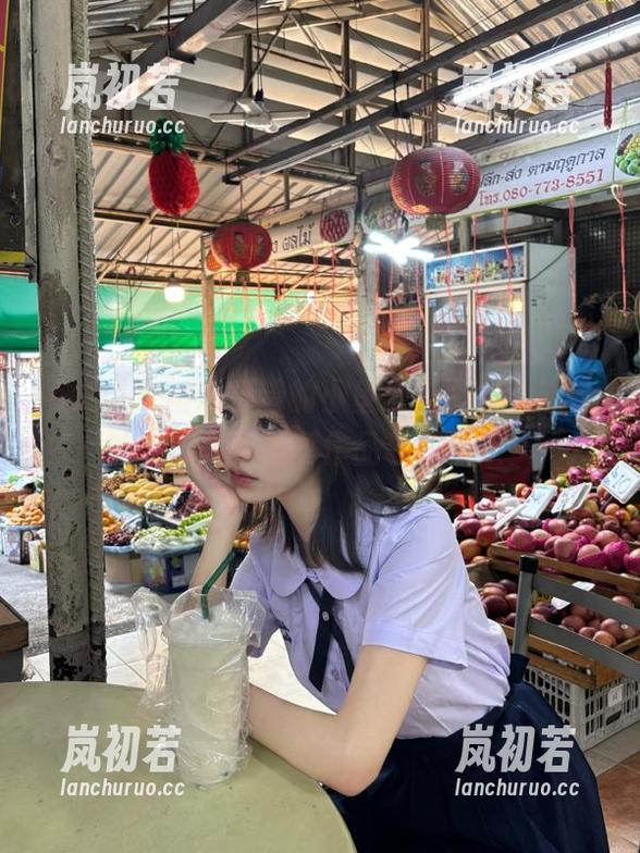 pans-小鱼 pans - 精心打造的小鱼全套图包:妹妹的多样风格写真作品等你来欣赏