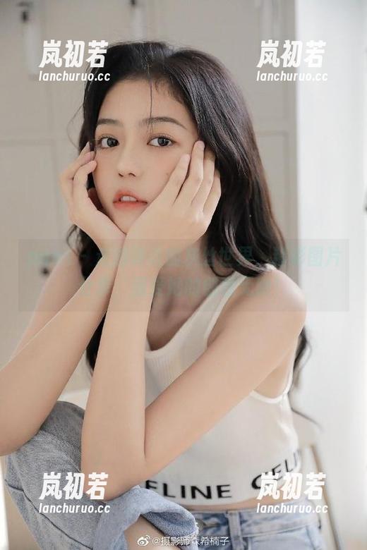 pans-诗诗 pans - 走进诗诗的灰丝世界,精彩图片分享,感受她的创意无限!