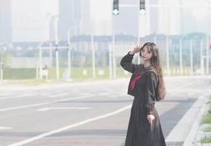 感受yuuhui玉汇的动人美腿魅力：潮流美图与精美套图双重享受