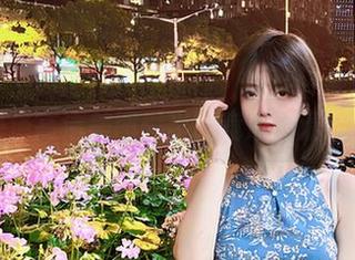 一小央泽高清美图：半腿竞泳的清新与优雅