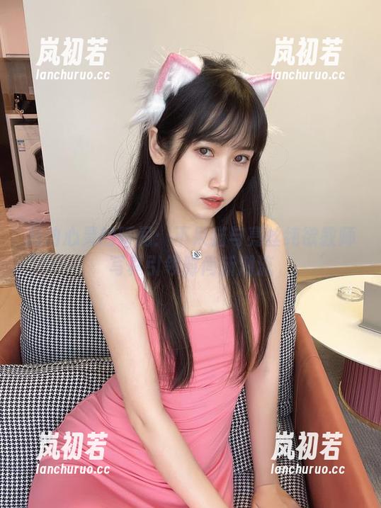 不呆猫 触动心灵的瞬间:不呆猫与亮丝纯欲教师写真引领时尚新潮流