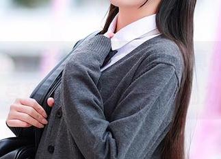 和不呆猫一起分享她的女仆写真作品，感受甜美与温柔的独特魅力