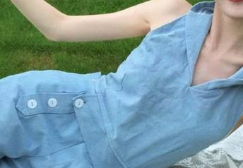 丽柜 – Vicky日常最新套图更新，姐妹们都在感叹：她真的是火到爆！
