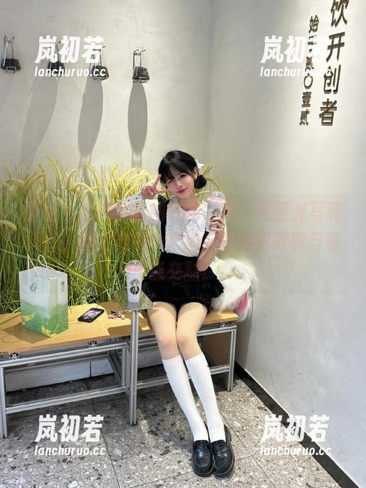 丽柜-可馨 丽柜 - 走进可馨的御姐世界,无圣光写真合集,感受她每一个造型背后的故事与情感交融!