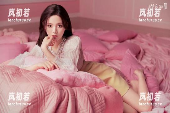 丽柜-然然 丽柜 - 畅游然然的灰丝作品集,发现无尽的写真资源与灵感