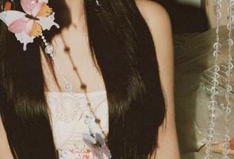 丽柜 – 追寻白云的踪迹，定制你的白色写真，专属作品等你来解锁！